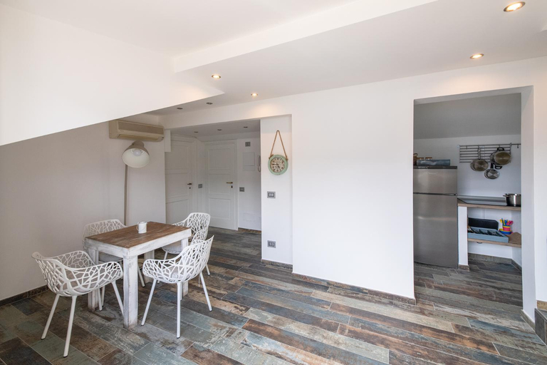 Others 3, Max Apartment, Como