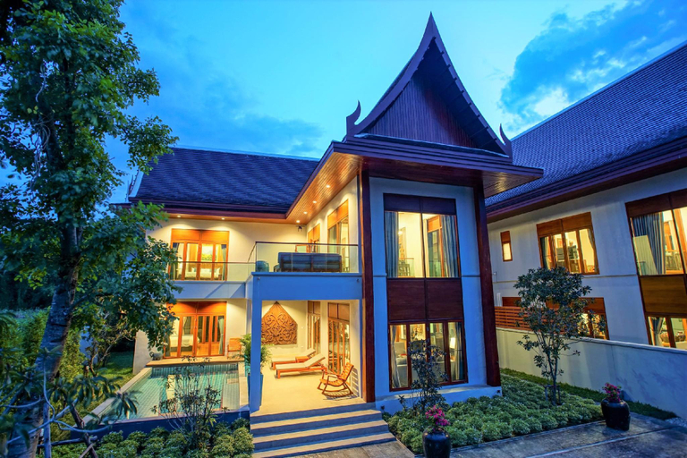 Exterior & Views 16