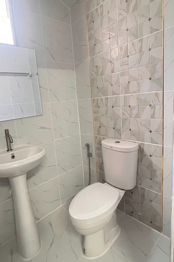 Bathroom 3, The First Resident Lamphun, Muang Lamphun