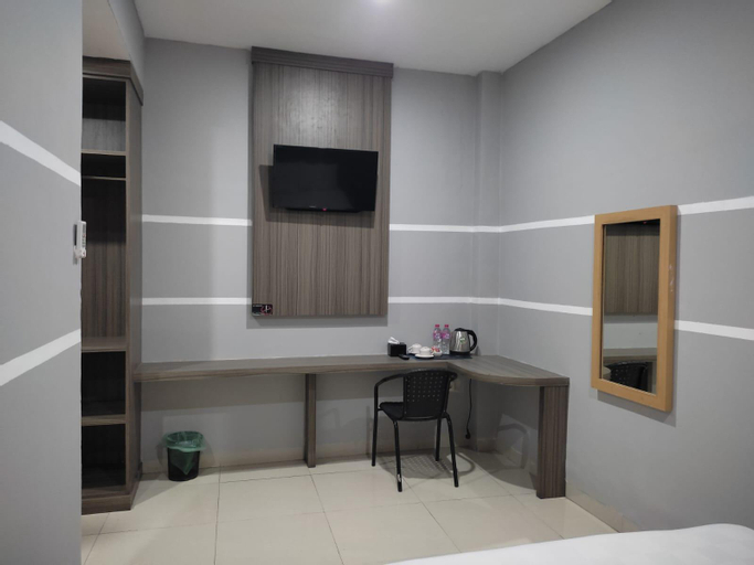 Bedroom 2, Bahubay Hotel and Residence , Manado