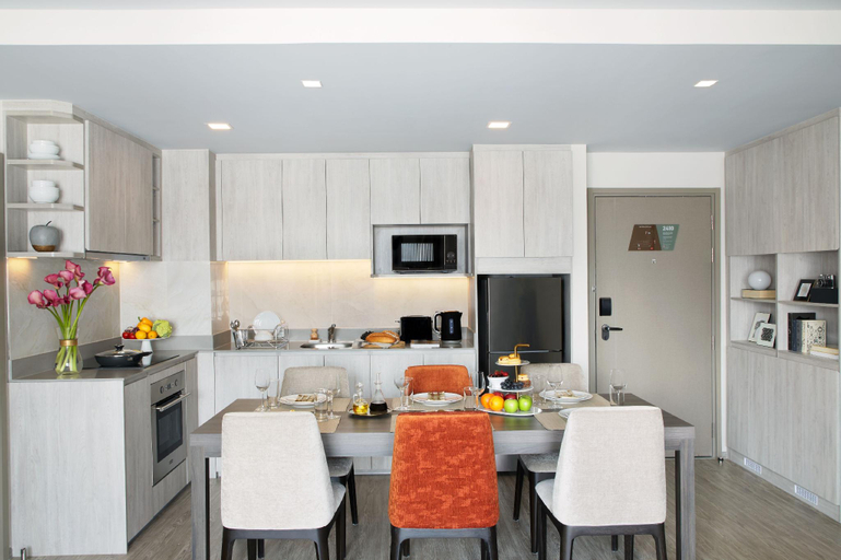 Dining Room 15