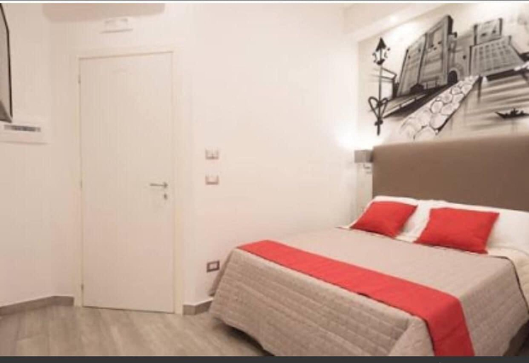 Bedroom 2, Toledo one, Napoli