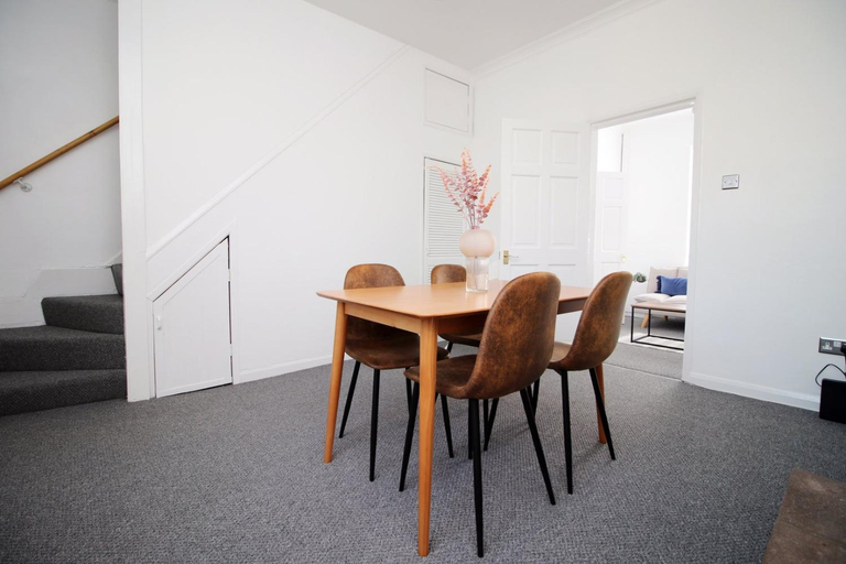 Others 2, Bristol Street (2BR FREE parking)| Cohost Partners, Newport