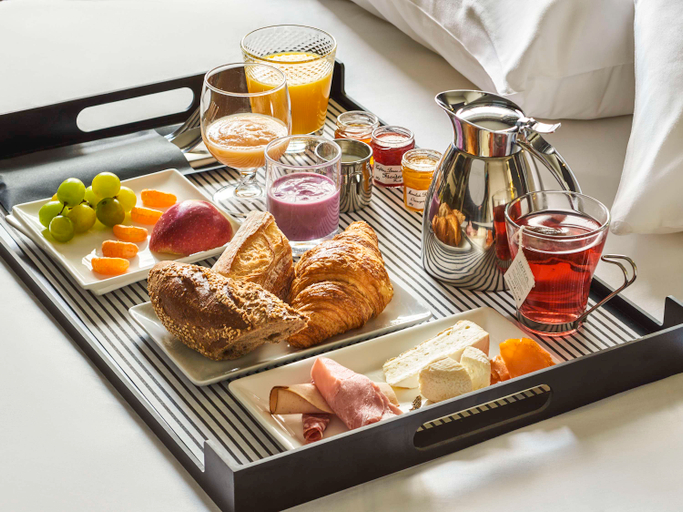 Food & Drinks 5, Mercure Paris Tour Eiffel Pont Mirabeau Hotel, Paris