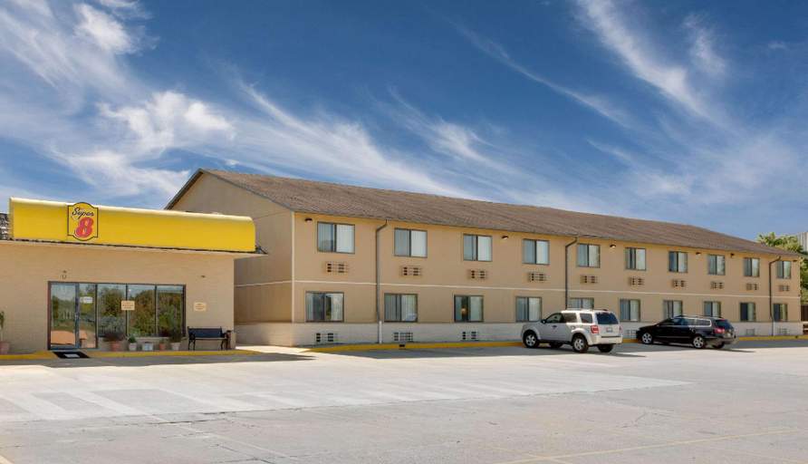 Exterior & Views 2, Super 8 by Wyndham Macomb, McDonough