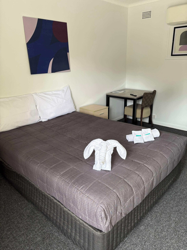 Bedroom 5, Manning River Motel, Greater Taree