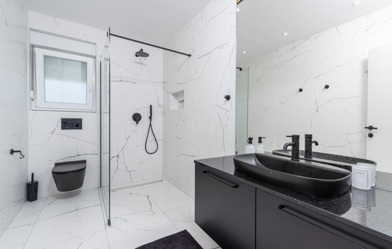 Bathroom 4, Villa Athos, Brtonigla