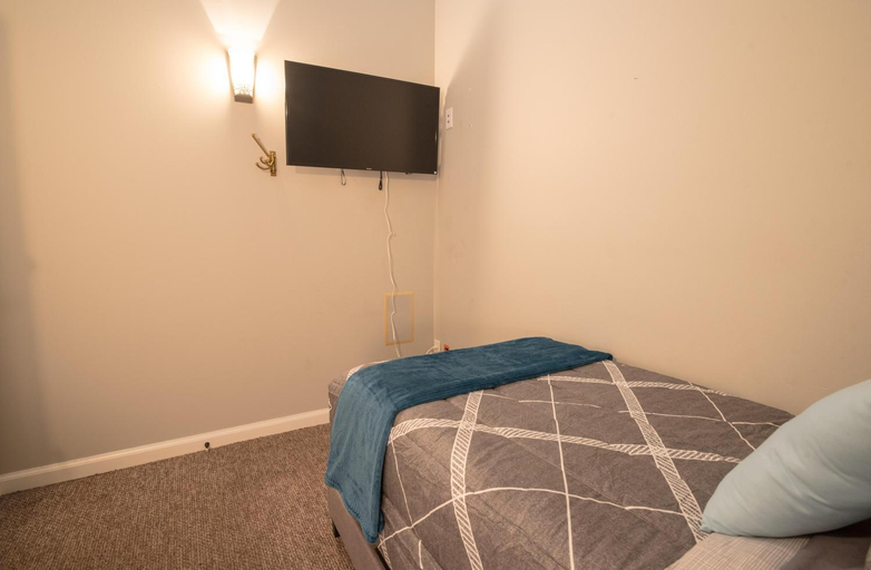 Bedroom 4, Girlfriend Getaway Suite, Brown