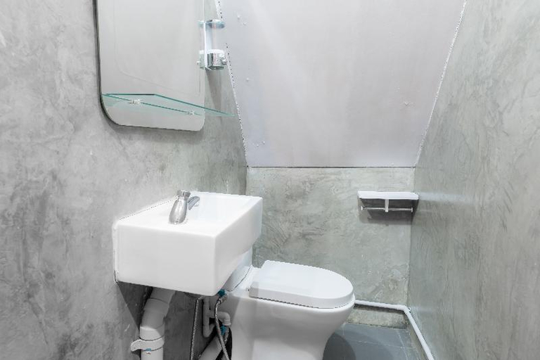 Bathroom 18