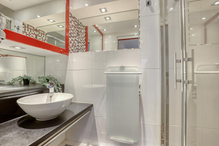 Others 1, Branded New and Comfy Studio - Heart of Paris 3, Paris