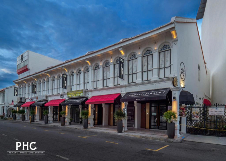 Exterior & Views