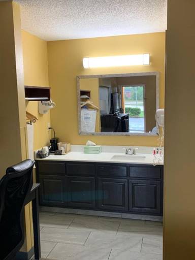 Bathroom 4, Baymont by Wyndham Selma, Dallas