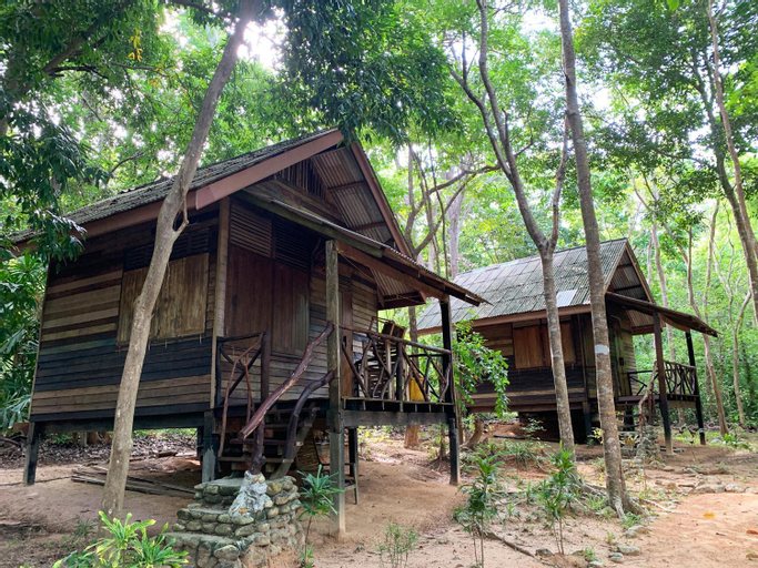 Room in Bungalow - Breathtaking Cottage of Koh Pu, Nua Khlong