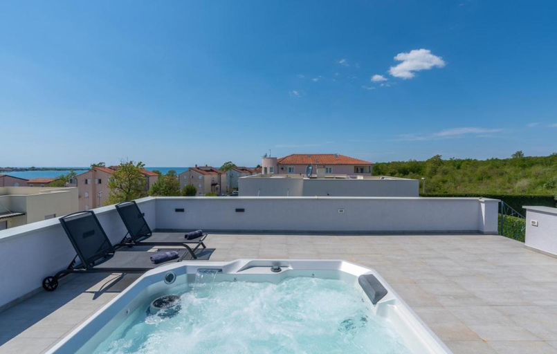 Sport & Beauty 2, Villa Athos, Brtonigla