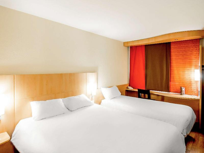 Bedroom 16