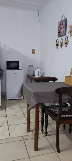 Others 5, LARA'S PLACE, Gert Sibande