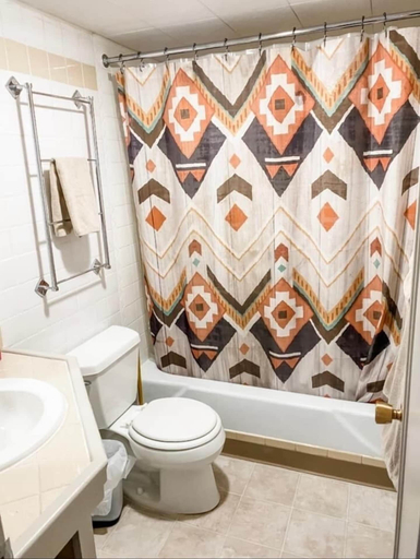 Bathroom, 5th Street Hideout, Jackson