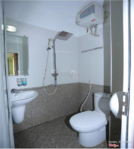 Bathroom 2, Thuy Ngu Hotel HN - by BAY LUXURY, Cầu Giấy