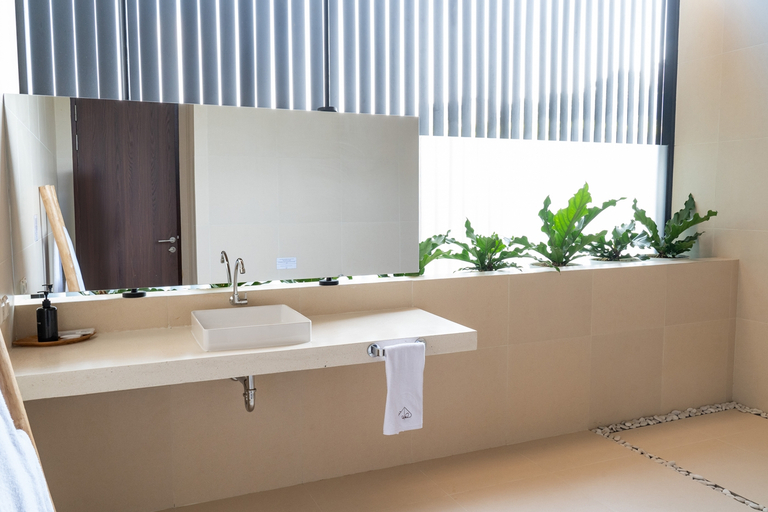 Bathroom 8