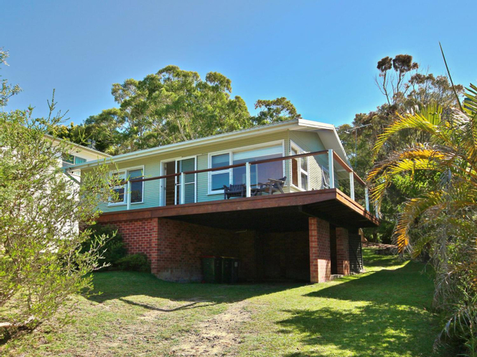 Acacia Cottage at Hyams Beach, Shoalhaven - Pt B