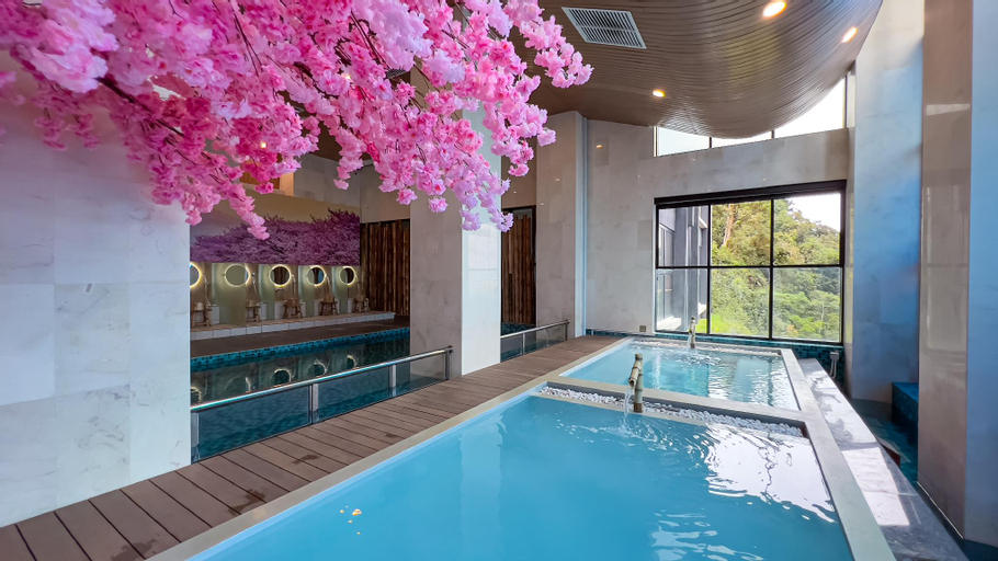 Swimming Pool 4