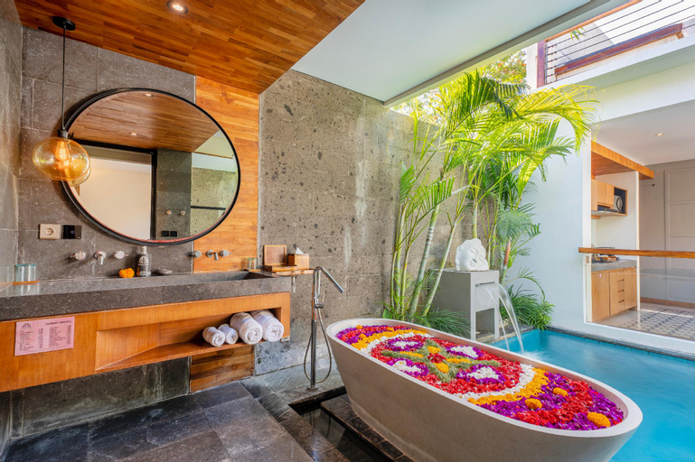Bathroom 27
