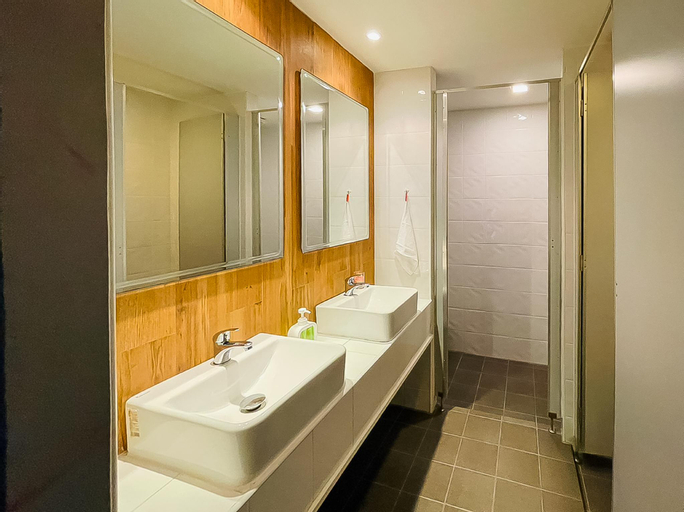Bathroom 21