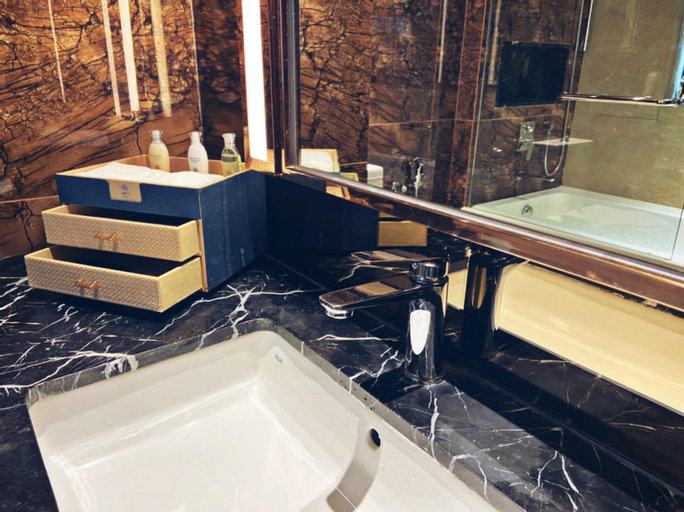 Bathroom 8