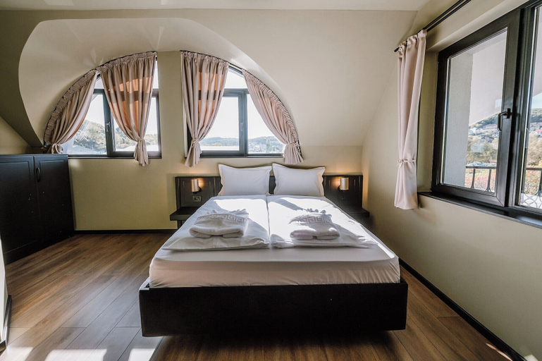 Bedroom 3, Motel Oasis, Livezeni