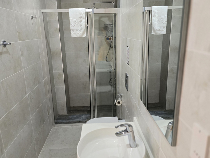 Bathroom 5, Nurel Shark Residence