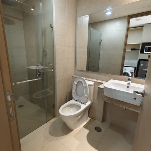 Bathroom 5, Gold Coast PIK by Micky Studio 2, North Jakarta