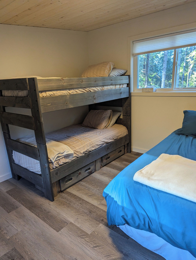 Bedroom 2, Rocky Valley Resort, Powell River