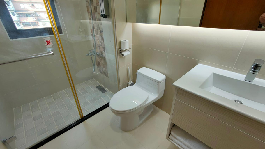 Bathroom 4, Riverbank B&B 2, Yilan