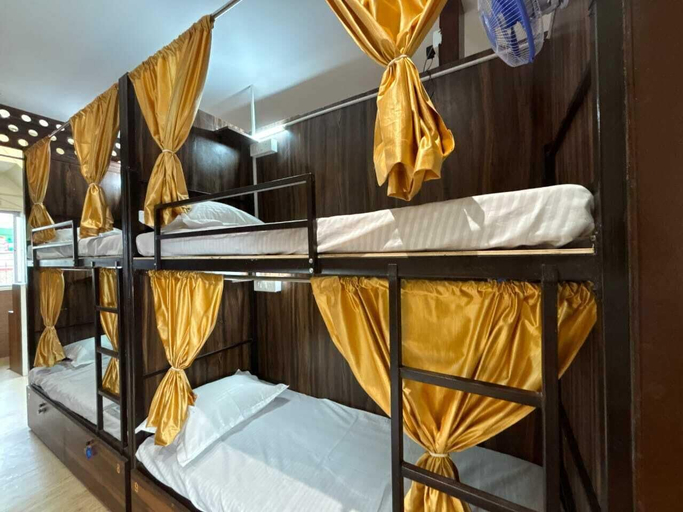 Bedroom 4, AAFEE CABIN STAY & DORMITORY, Mumbai Suburban