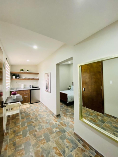 Others 4, Villa Macrina, Ensenada