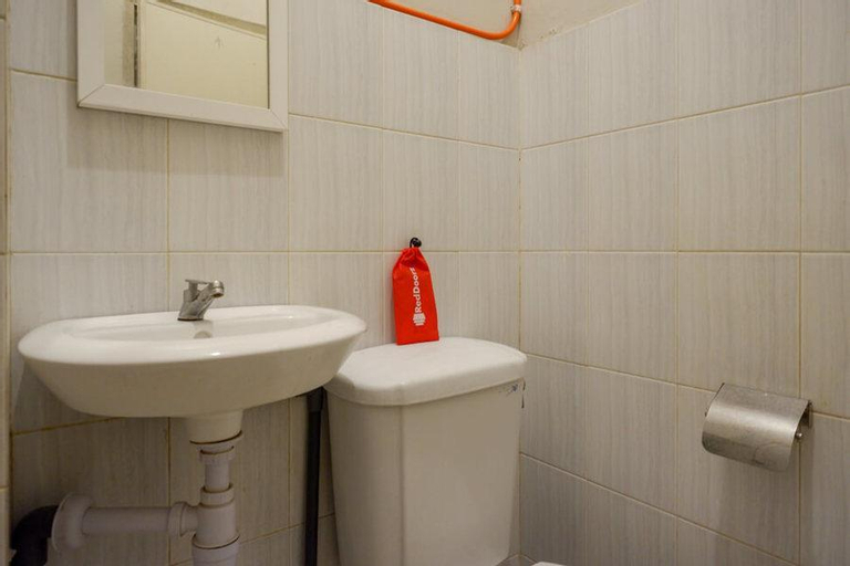 Bathroom 11