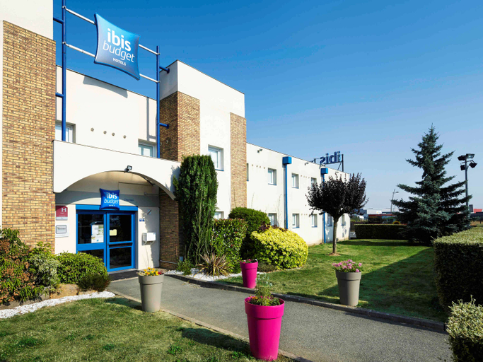 Exterior & Views 2, ibis budget Chartres, Eure-et-Loir