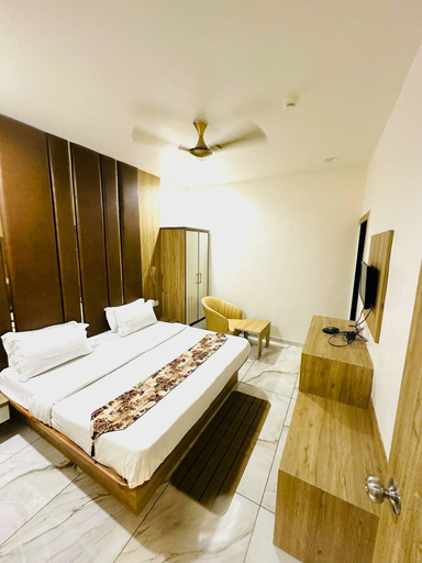 Bedroom 2, Hotel Kings Residency, Ahmadabad