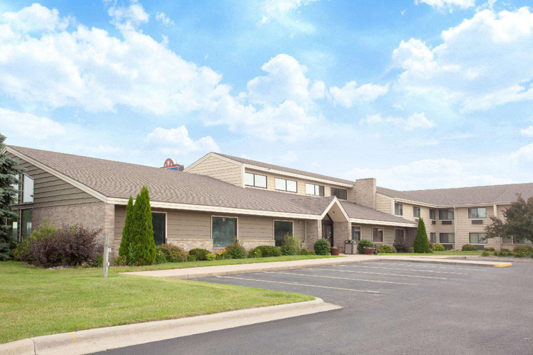 Exterior & Views 2, AmericInn by Wyndham Albert Lea, Freeborn