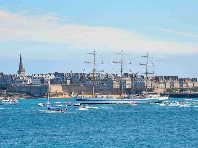 Exterior & Views 2, Mercure St Malo Front de Mer Hotel, Ille-et-Vilaine