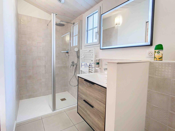 Bathroom 3, La Tranquillite, Vendée
