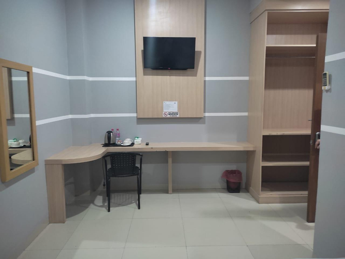 Bedroom 2, Bahubay Hotel and Residence , Manado
