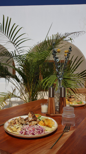 Food & Drinks 3, Hide and Seek Resort, Tola