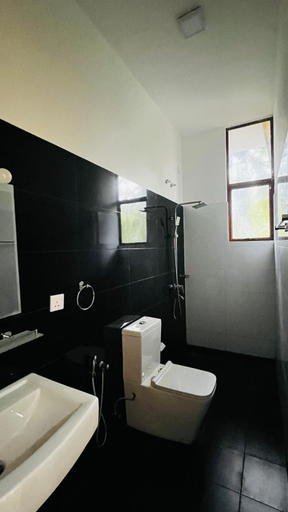 Bathroom 2, New Stay Inn, Bentota