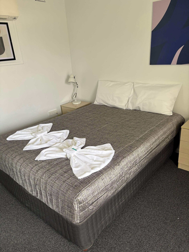 Bedroom 4, Manning River Motel, Greater Taree
