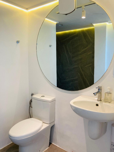 Bathroom 14