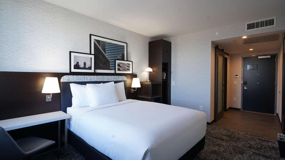 Bedroom 3, DoubleTree by Hilton Long Island City, NY, New York