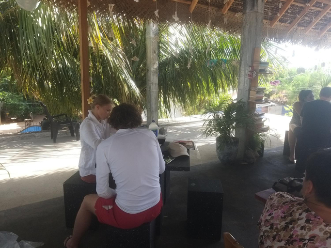 Food & Drinks, Dots bey beach cabana uppuveli, Trincomalee Town and Gravets