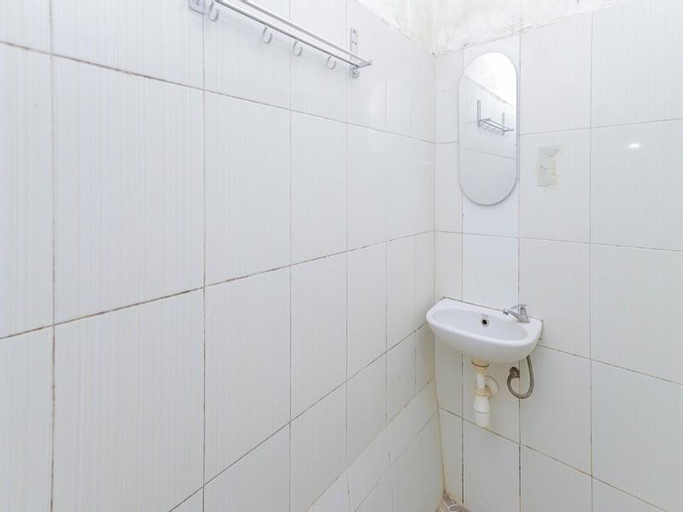Bathroom 9