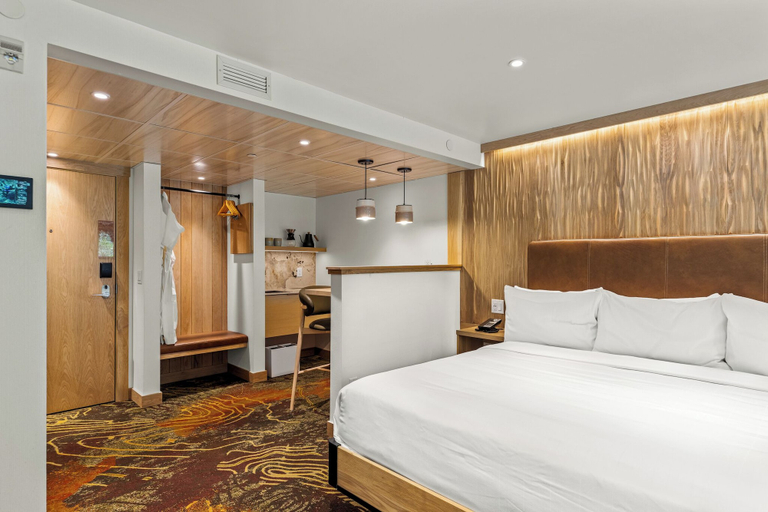 Bedroom 3, Otter Hotel, Division No. 15